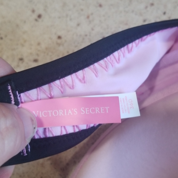 Victoria Secret - Picture 3 of 4